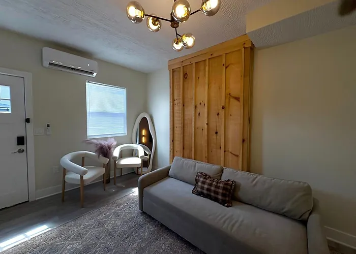 Сasa de vacaciones Luxury Downtown Townhouse
